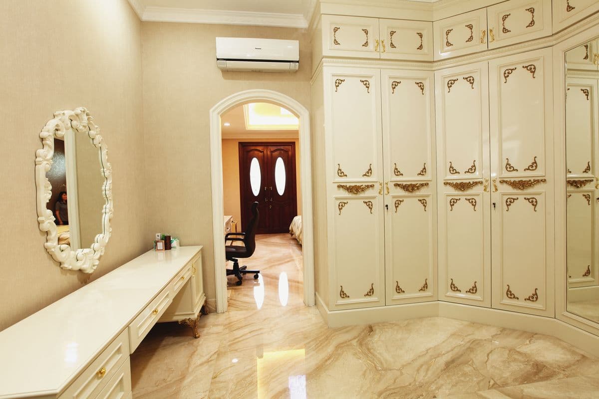 Ebony Golf Residence — 13