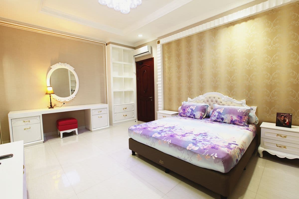 Ebony Golf Residence — 16