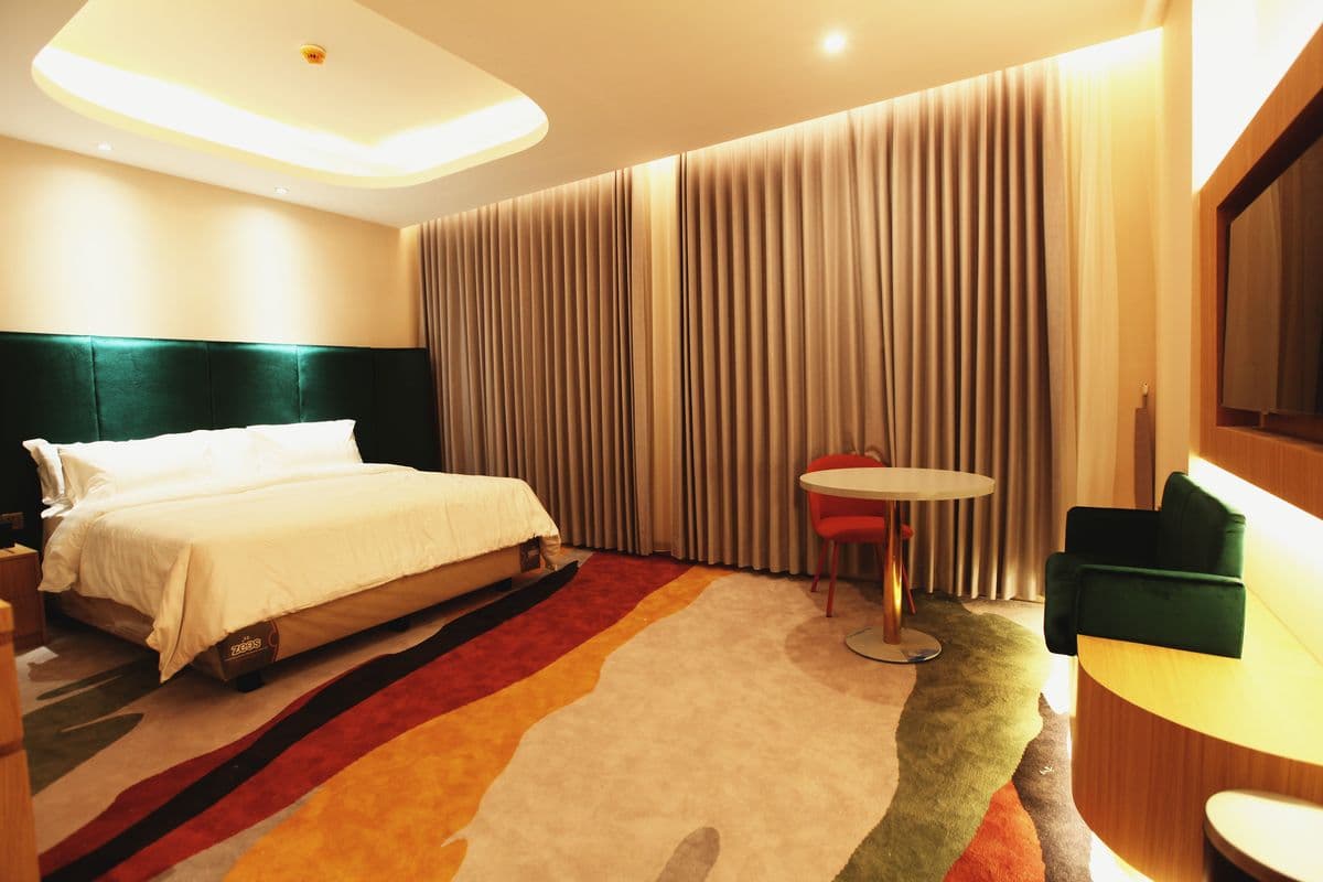 Park Regis Hotel — 1