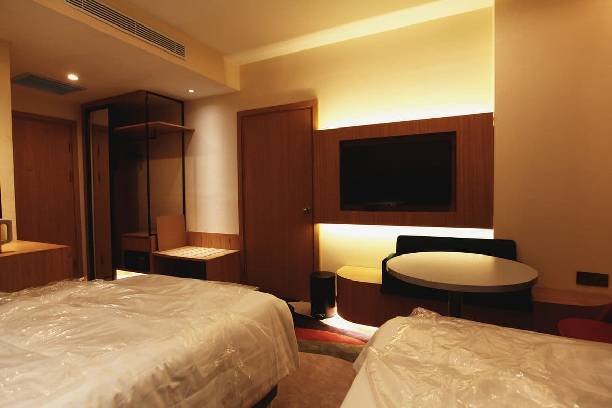 Park Regis Hotel — 8