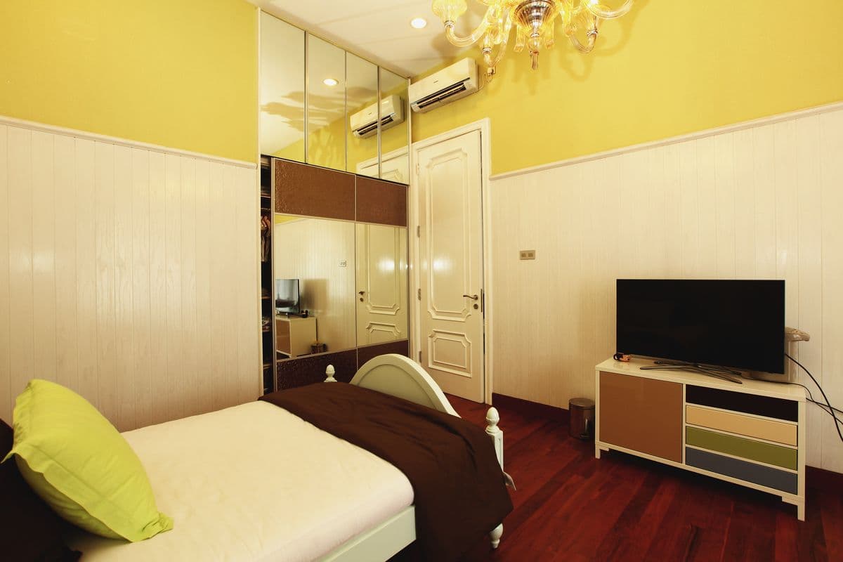 Perjuangan Residence — 11