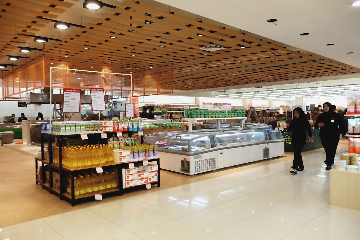 Yogya Department Store — 5