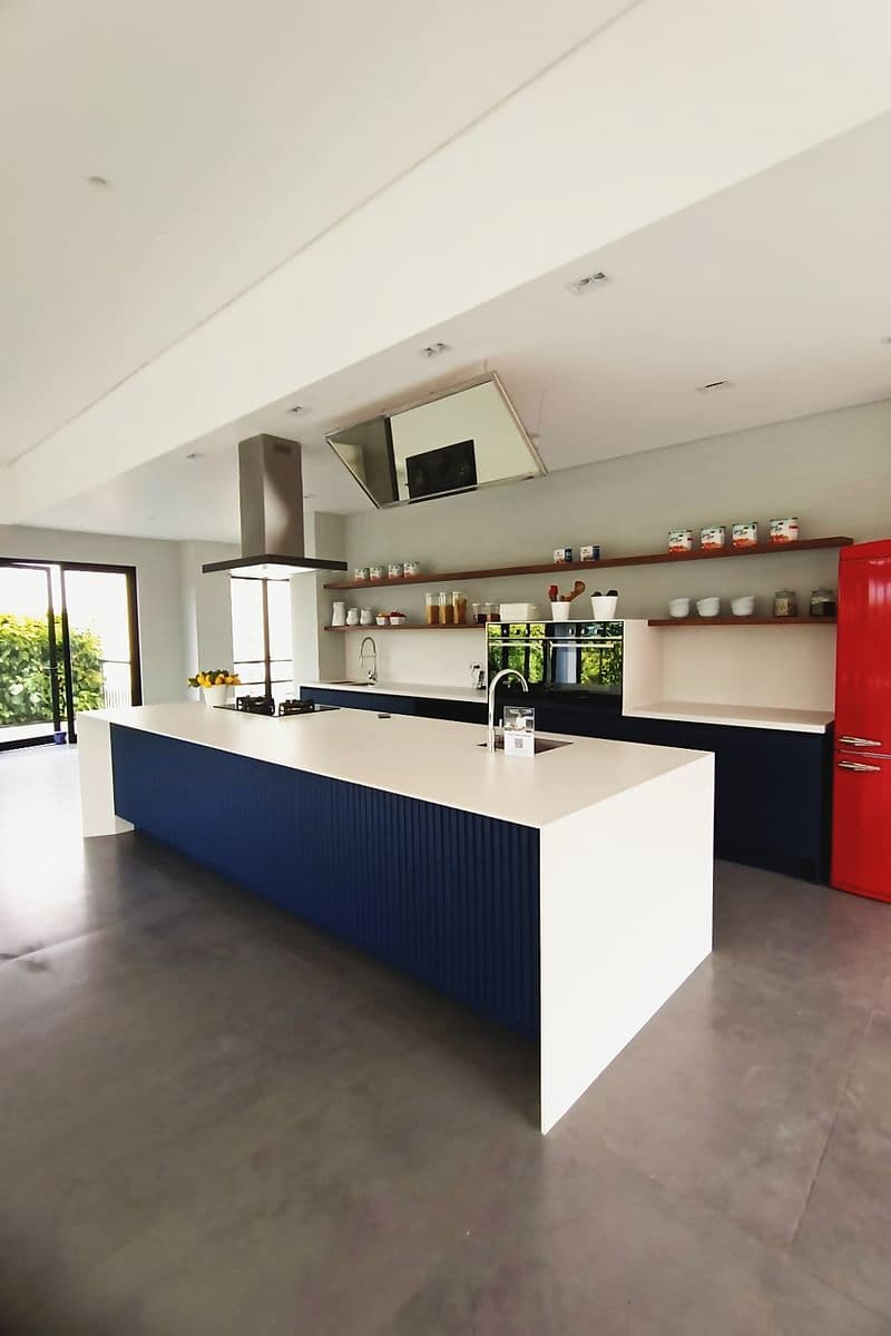 Showroom Modena MEC — 2